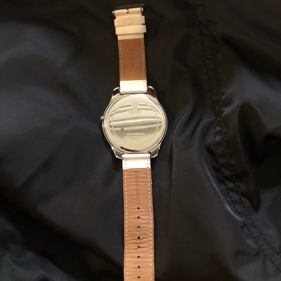 Guess Watch - Picture 3 of 7